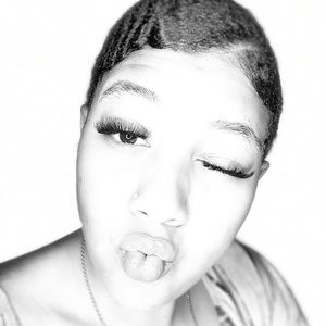 Meet your Posher, Dana